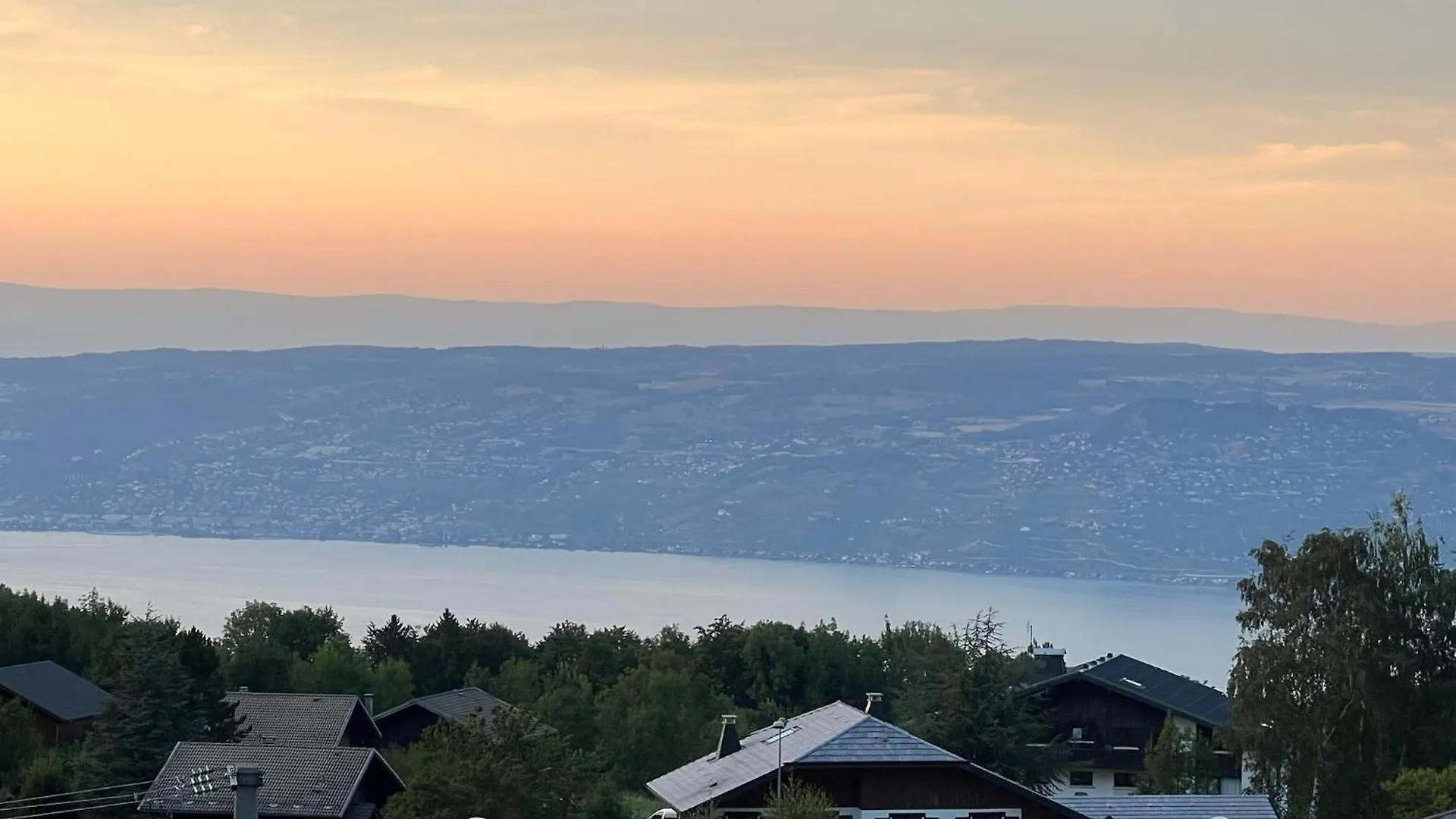 Stunning Apartment With Views Over Lake Geneva Thollon-les-Memises France